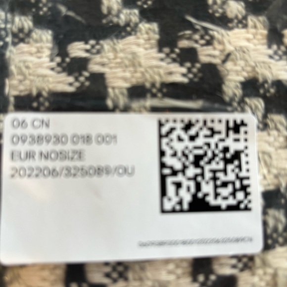 H&M Black and White Houndstooth Tote - Picture 4 of 5